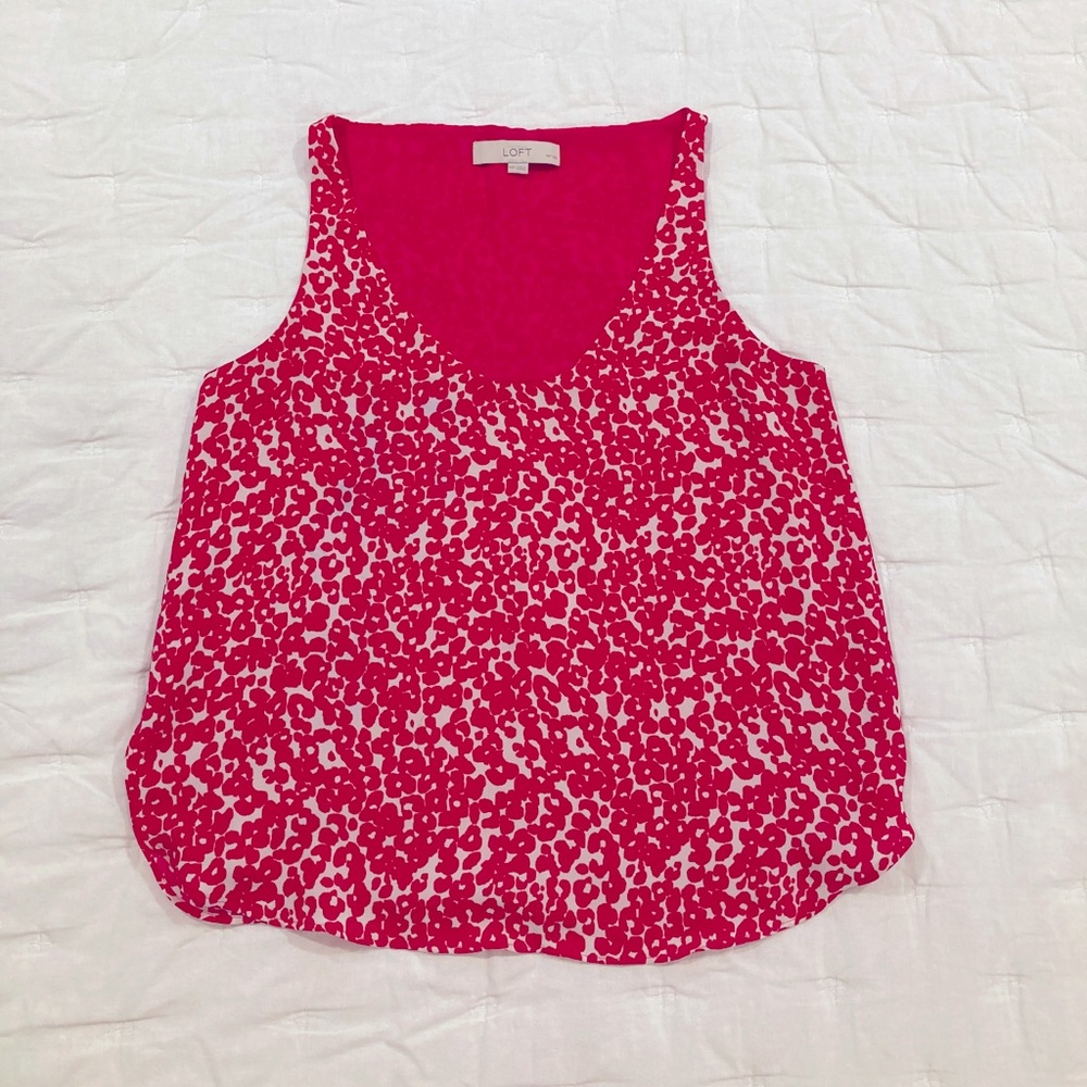 Loft Sleeveless Blouse in Coral Leopard Print. Size XS Petite.